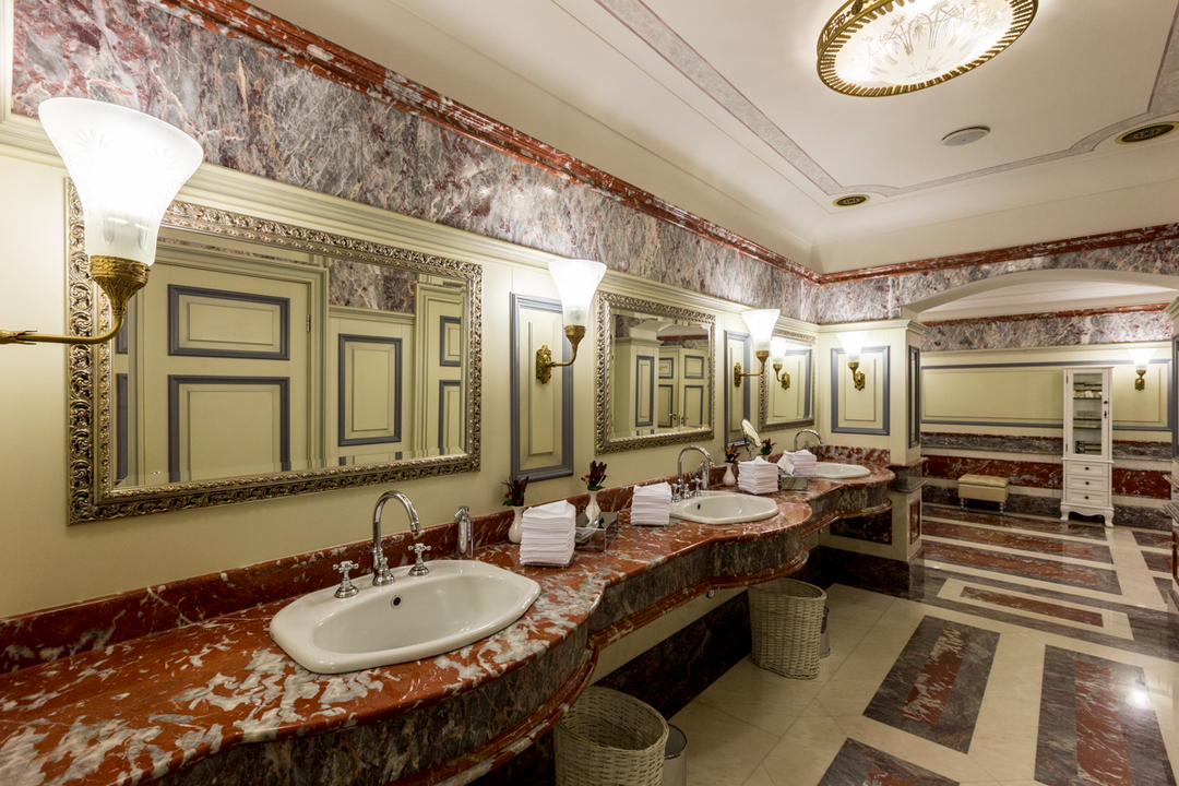 Фото исторического туалета в ГУМе