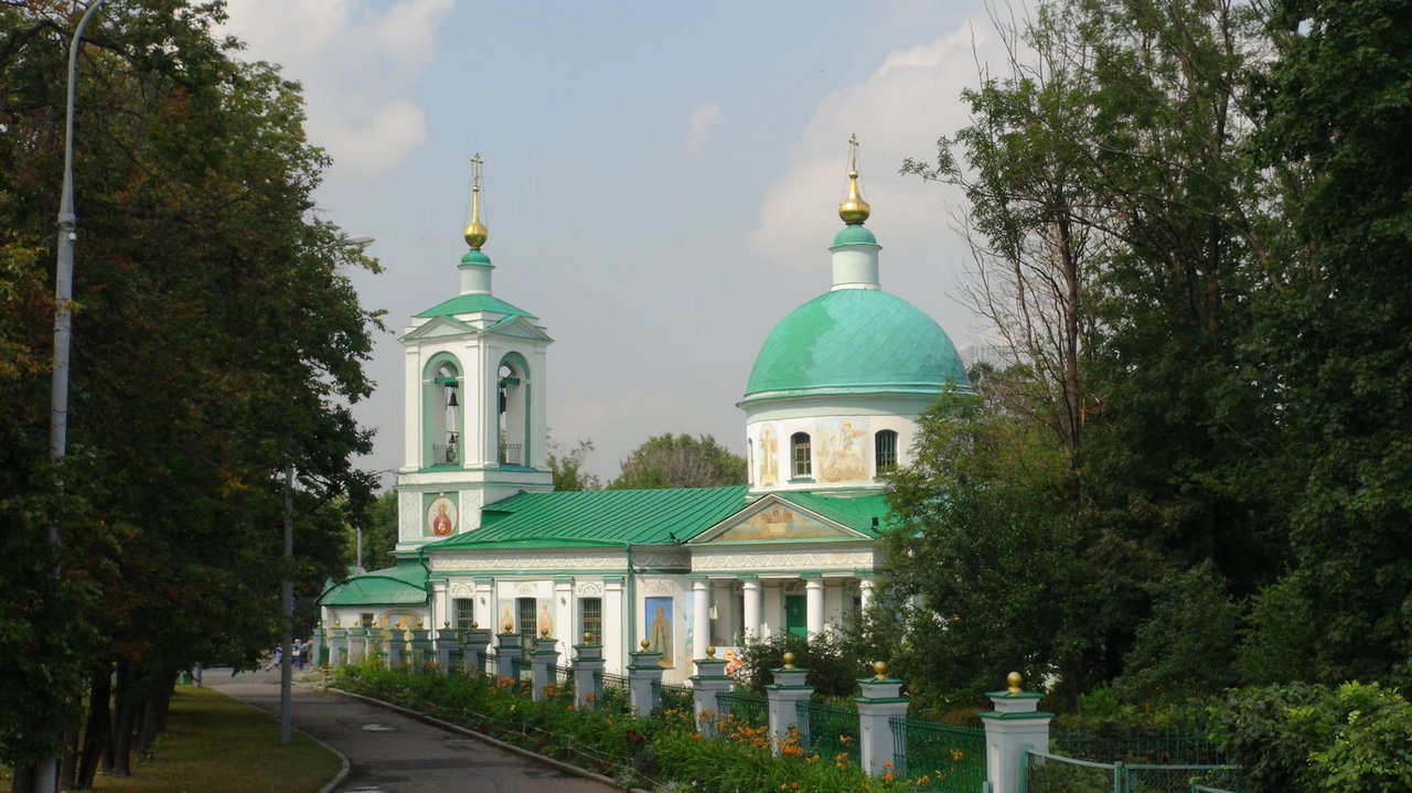Фото Троицкого храма на Воробьёвых горах